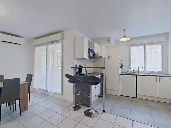 139 avenue Félix Faure Lyon 69003 - T2 Meublé - 890 €CC