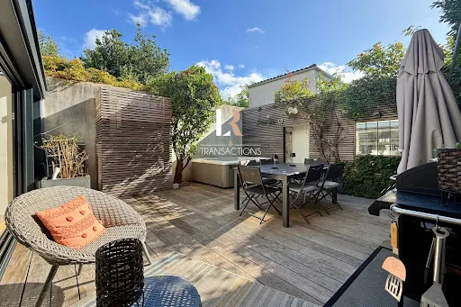 Maison 6 pièces 220 m² 