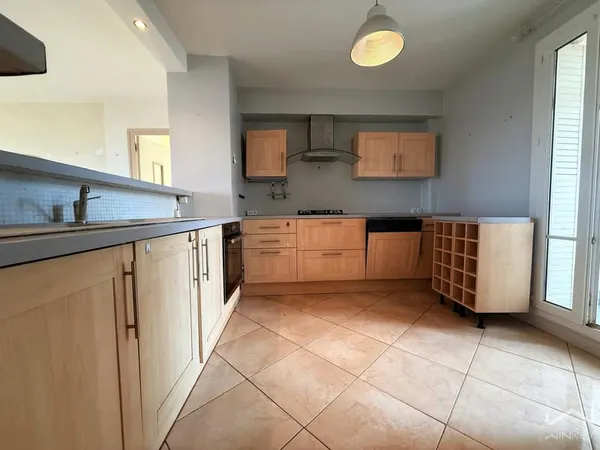 Appartement T5 de 85m2 Bourg-Saint-Andéol