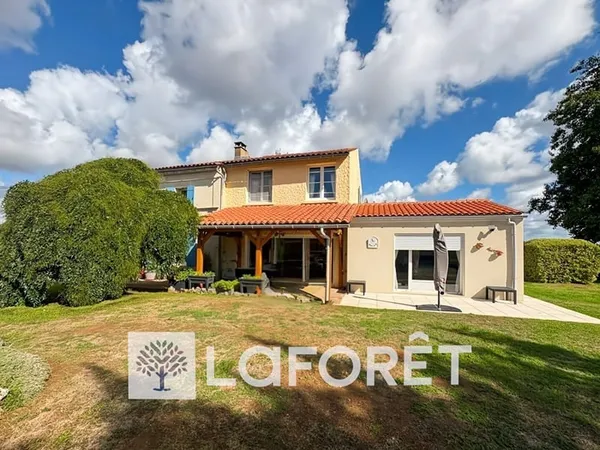 Maison 7 pièces 222 m² 