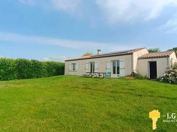 Maison de 2008, 100 m2, 3 chambres sur terrain clos de 950 m2