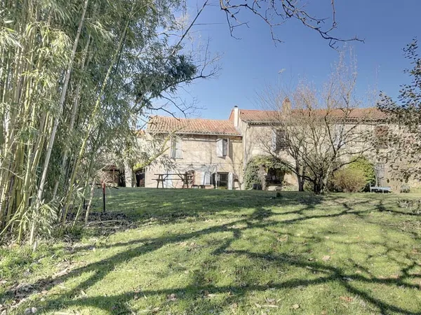 Soual : Grande maison 5 chambres avec parc arboré 