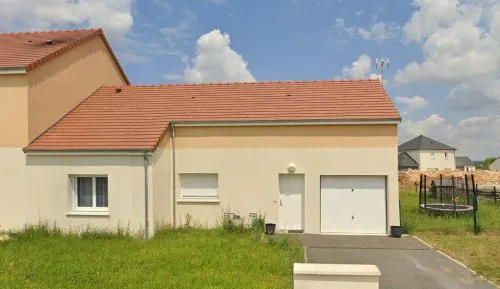 Votre agence France Loire de Bourges vous propose à la location cet appartement situé à Avord 