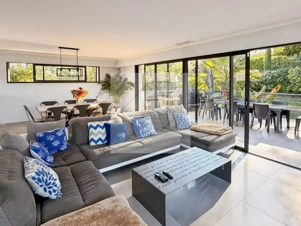 Villa moderne - vue collines, proche Cannes