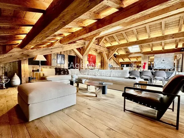REF 370 : MEGEVE - COEUR DU VILLAGE - LUXUEUX DUPLEX 