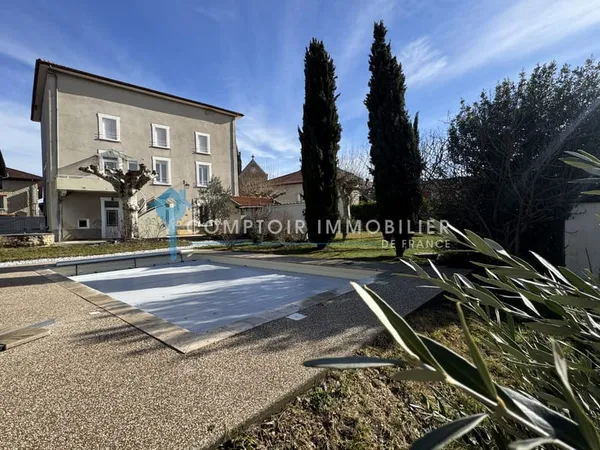 Demeure de caractère T7 rénovée avec piscine 