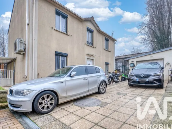 Maison 6 pièces 151 m² 