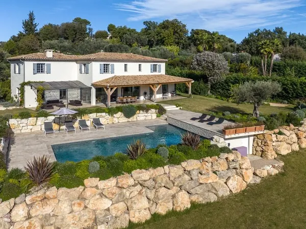 Maison 6 pièces 253 m²