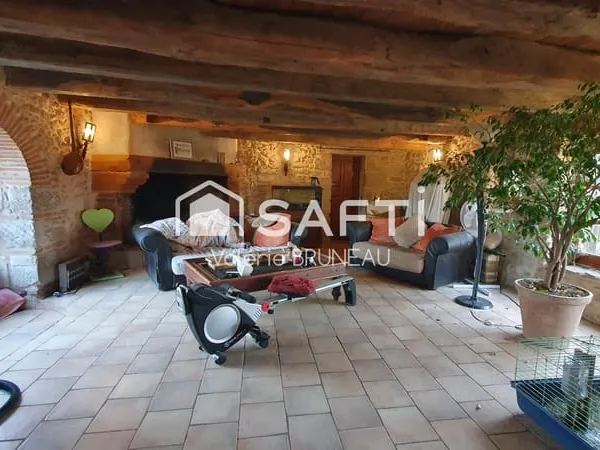 Maison 6 pièces 218 m² 