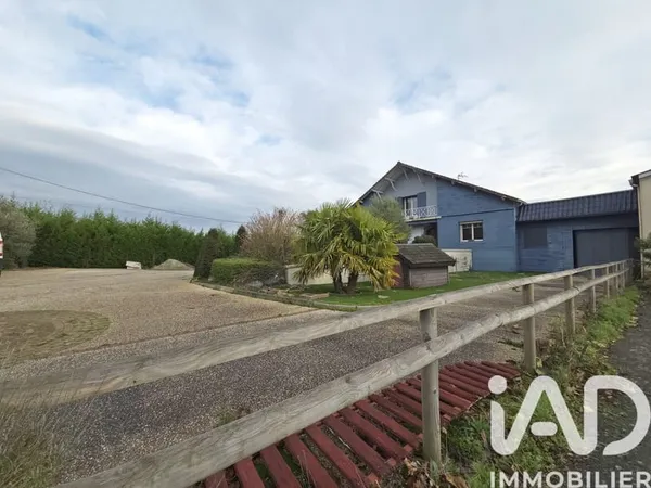 Maison 10 pièces 377 m²