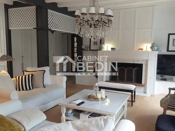 Maison 10 pièces 317 m² 