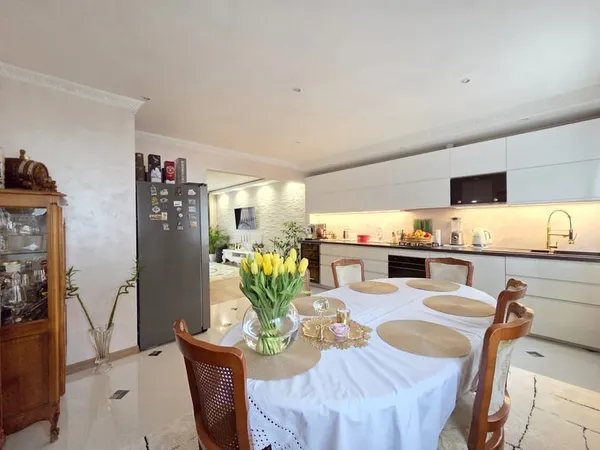 Jolie maison rénovée avec F3 indépendant à Villiers-sur-Marne.