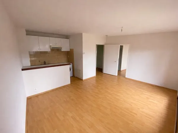 TYPE 1 BIS AVEC GARAGE ET BALCON PROCHE IUT 