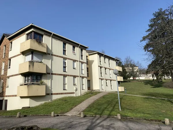 VILLERS-LES-NANCY : GRAND APPARTEMENT T1 AVEC PARKING 