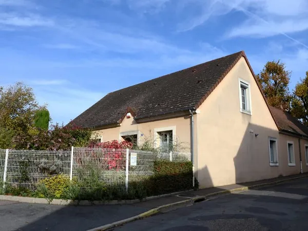 RARE ! Bâtiment récent à usage mixte avec grand potentiel