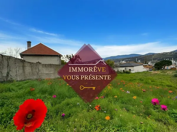 Terrain constructible de 572m2 à Saint-Clair-du-Rhône