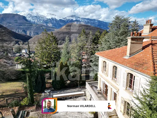 Maison 10 pièces 246 m²