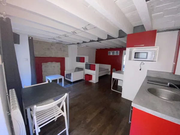 LYON 7/ STUDIO MEUBLÉ/ 26 M2/