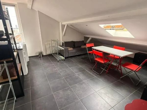 STUDIO MEUBLE - 148 RUE DE GERLAND LYON 7
