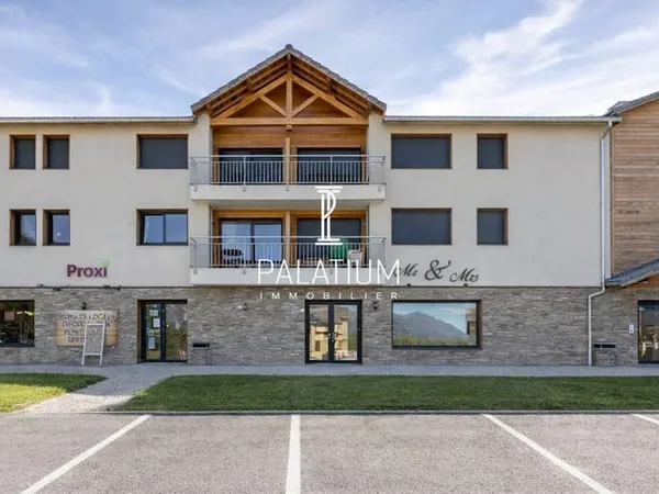 Local commercial 2 pièces 54 m²