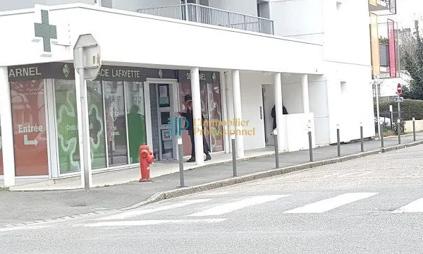 Local commercial 106 m²