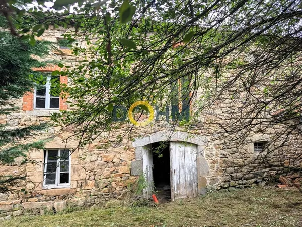 CORPS DE FERME A RENOVER AVEC JARDIN