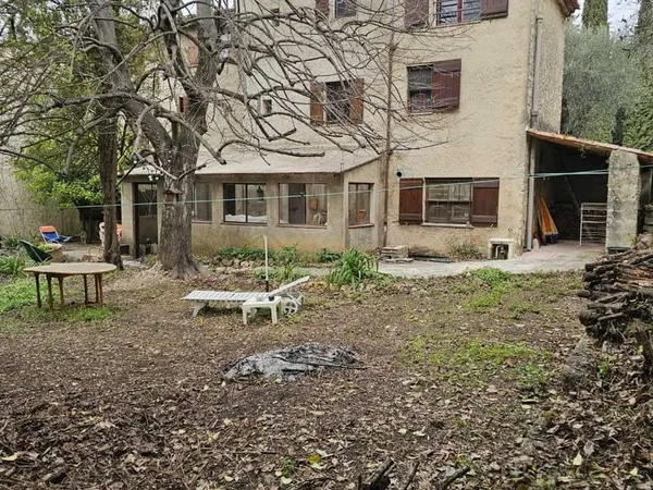 GRASSE MAISON DE 170M2 TERRAIN 360M2