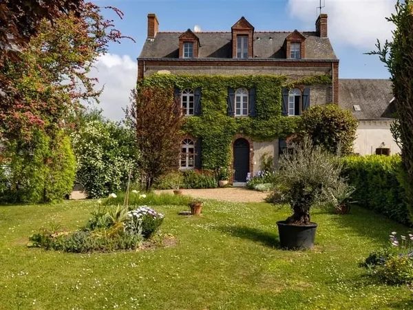 Maison et villa de prestige Vente Bouillé-Ménard  186m² 262000€