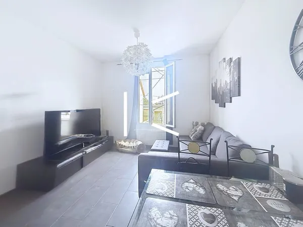 F2- À vendre Charmant F2 en duplex