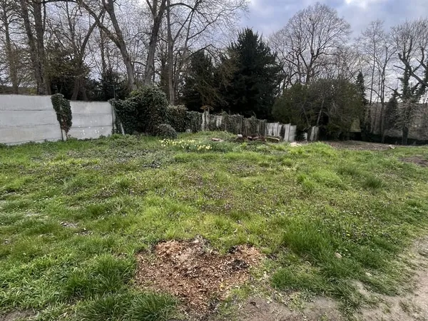 Terrain 611 m²