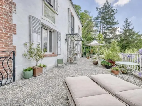 Magnifique maison avec terrasses et vue sur la Marne