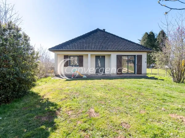 Maison 102 m2 commerces à pied sur une parcelle de 2000 m2