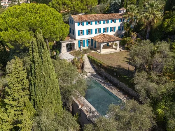 Maison 5 pièces 260 m²