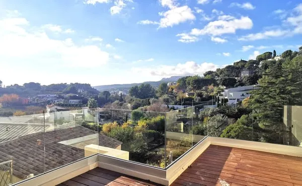Maison 4 pièces 258 m²