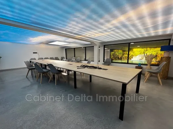 Immeuble commercial 530 m²