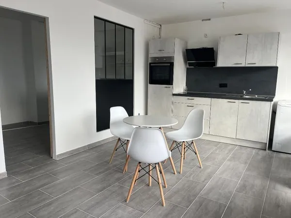 Appartement lumineux avec balcon à louer à Metz