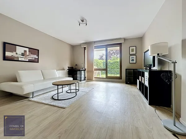 Appartement T2 Meublé - Rez-de-Jardin / Cave / Place de parking