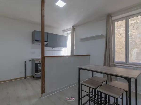 appartement T2 refait à neuf - visite virtuelle