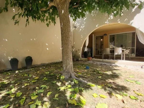 AIX EN PROVENCE Quartier BRUNET situé dans une résidence avec Piscine