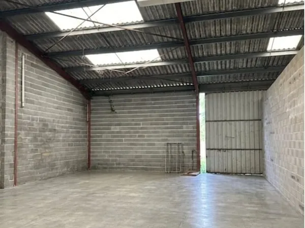 LOCAL SARAN ENTREPÔT DE 150M2 À LOUER