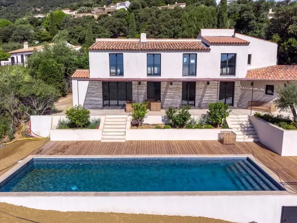 Maison 4 pièces 220 m²