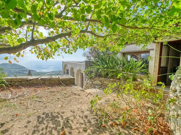 Vente propriété Centuri - Hameau de Cannelle T4 147 m2 avec terrain 5825 m2 avec vue mer