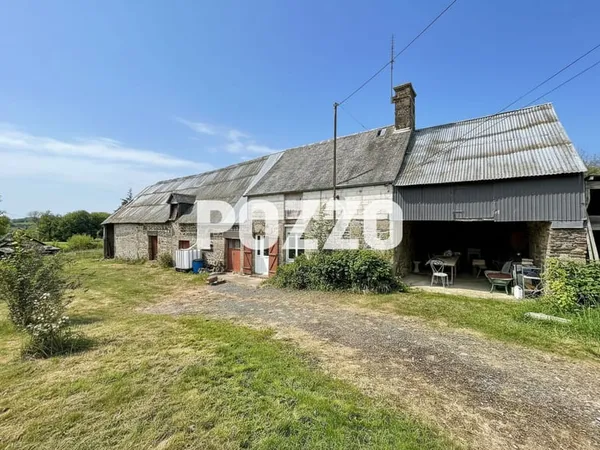 Ensemble immobilier à rénover à 3 km de SOURDEVAL 50150 (VENGEONS)