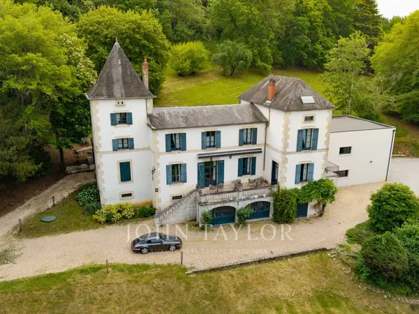 Domaine d'exception avec activité hoteliere et restaurationau coeur du perrigord blanc - Château du 