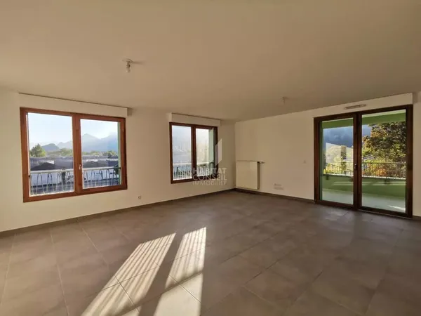 Appartement T4 terrasse 93 m²