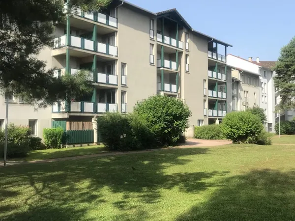 GIERES T1 DERNIER ETAGE