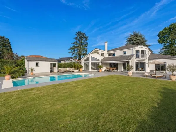 Maison 5 pièces 249 m²
