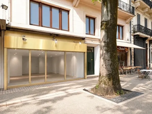 LOCAL COMMERCIAL BOULEVARD GAMBETTA NÎMES