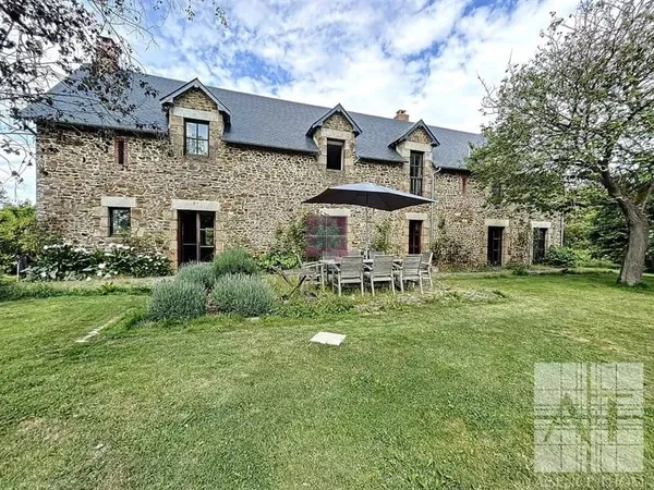 Belle demeure en campagne avec dépendances
