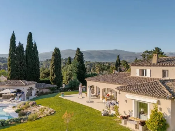 Maison 5 pièces 225 m²